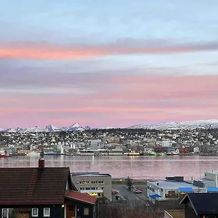 Cosy Near Cable Car And The Arctic Cathedral Lägenhet *